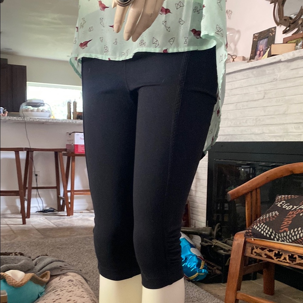 Lululemon Black Cropped Leggings